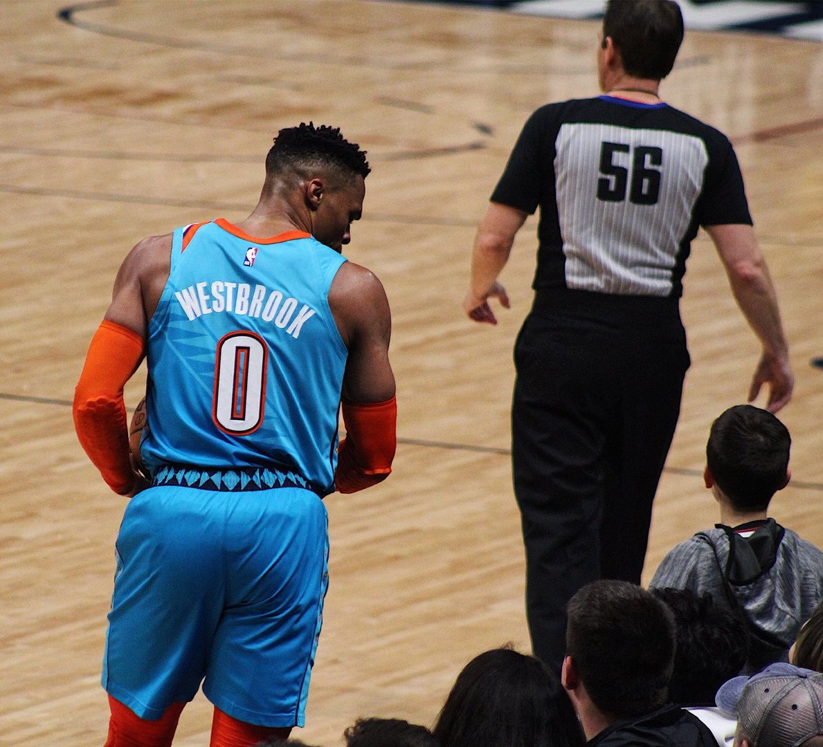 阴影适中 阴影适中